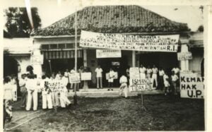 unjuk-rasa-jemaat-patekoan