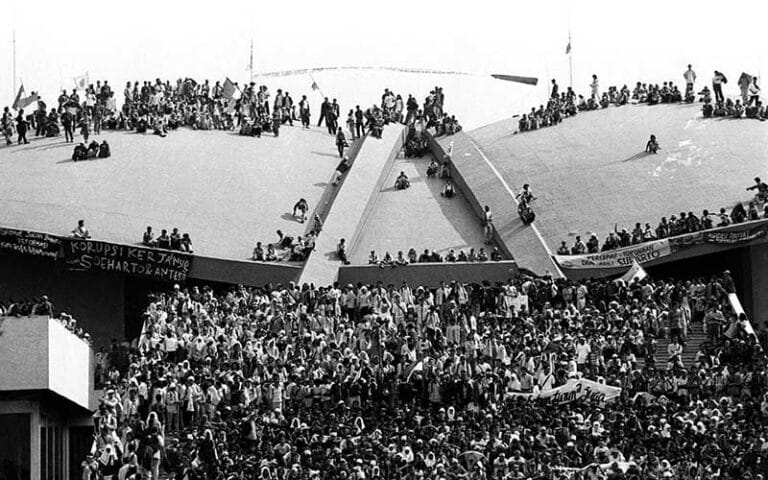 cerita-peristiwa-mei-1998-2