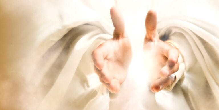 Ilustrasi tangan Tuhan yang sedang meraih dalam cahaya