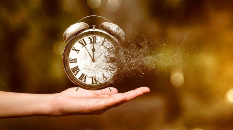 Ilustrasi Jam yang memudar tertiup angin